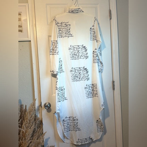 White dress with lettering - Picture 3 of 4
